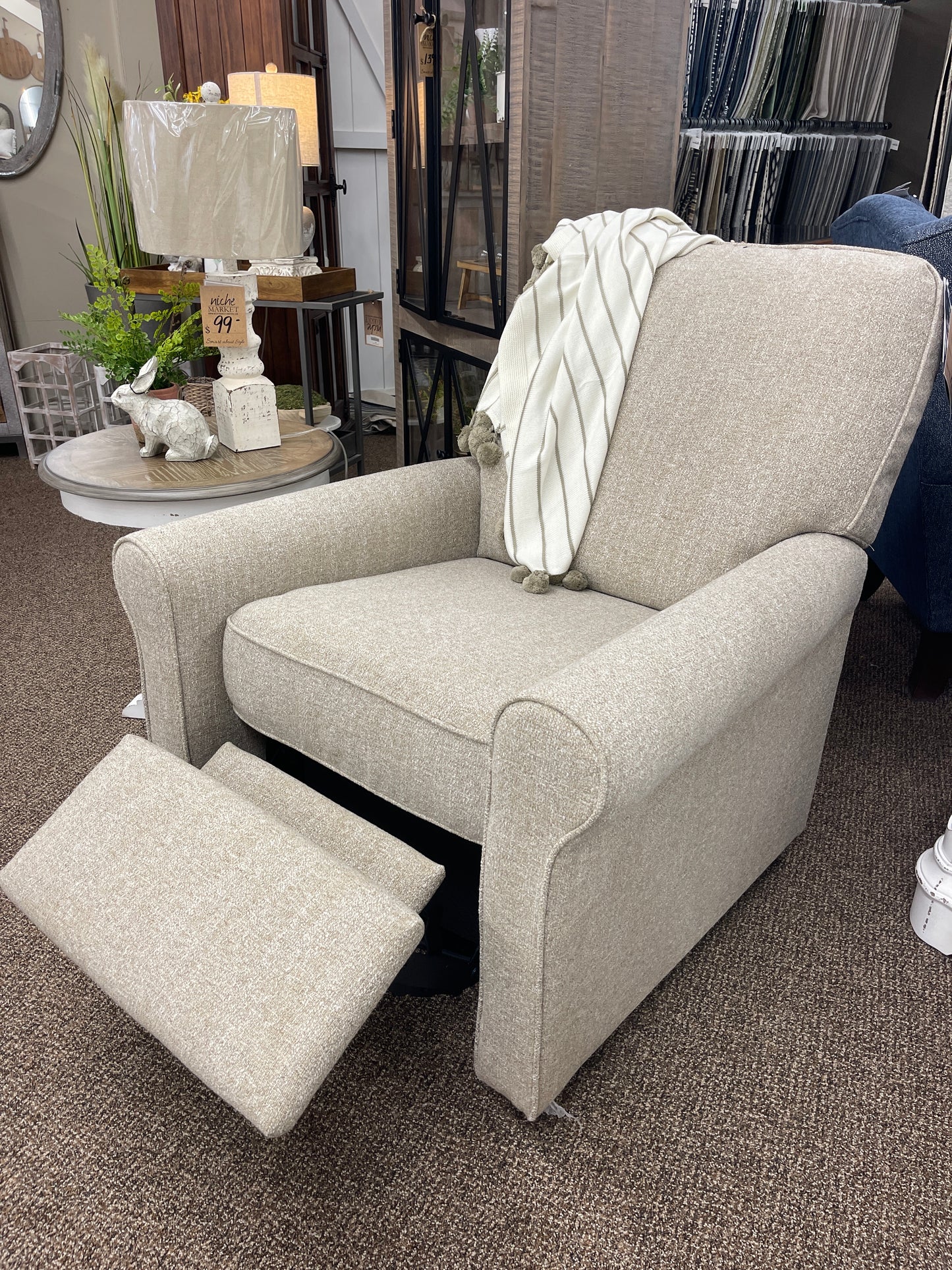 Illusion Saddle Recliner
