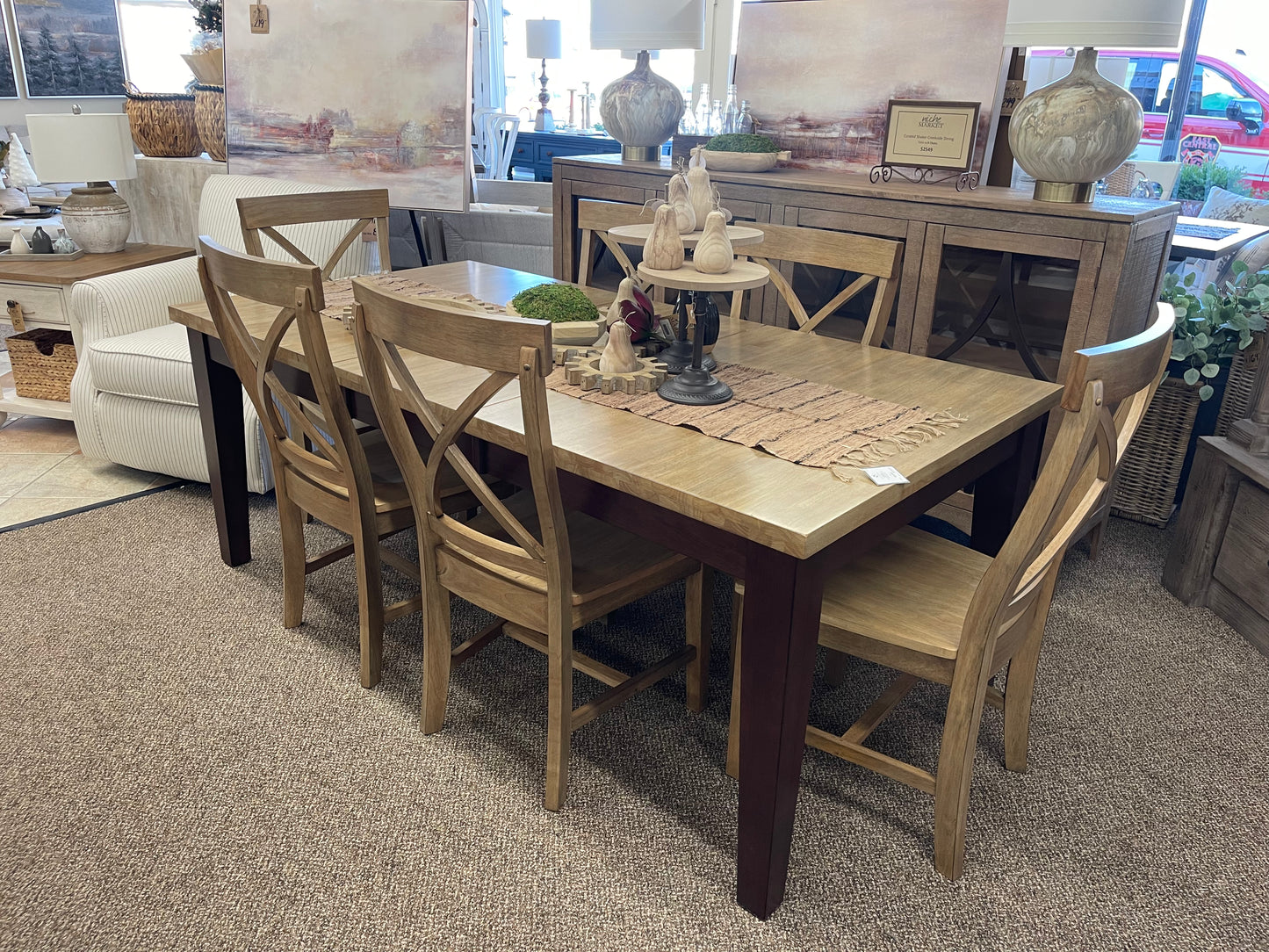 Wheat-Cognac Shaker Table