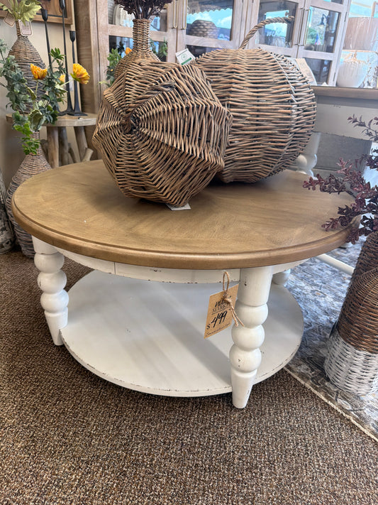 Turnberry Park Round Cocktail Table