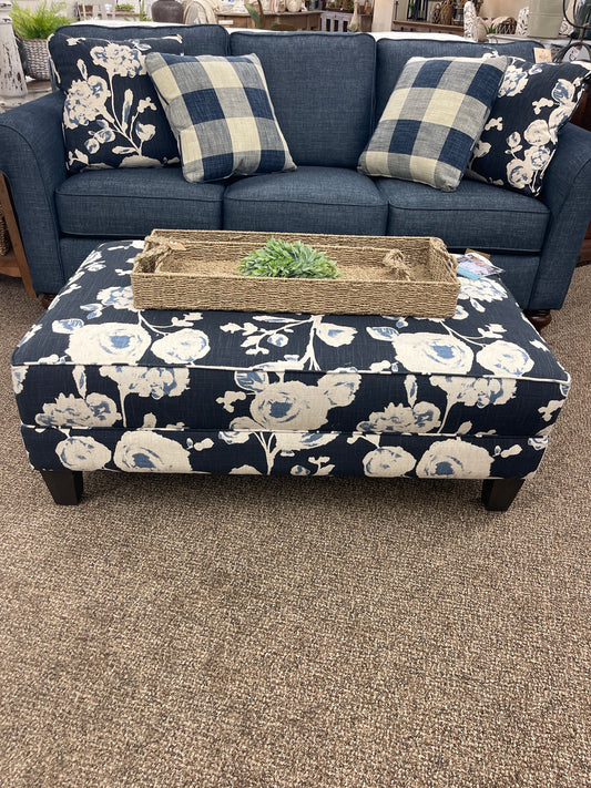 Vernados M9 LG Rectangle Ottoman