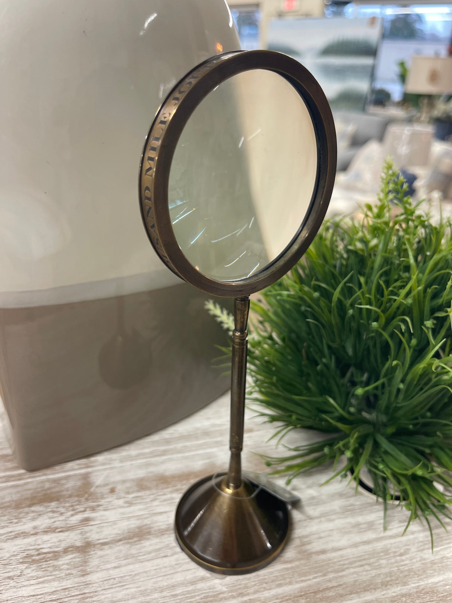 BRASS MAGNIFYING GLASS