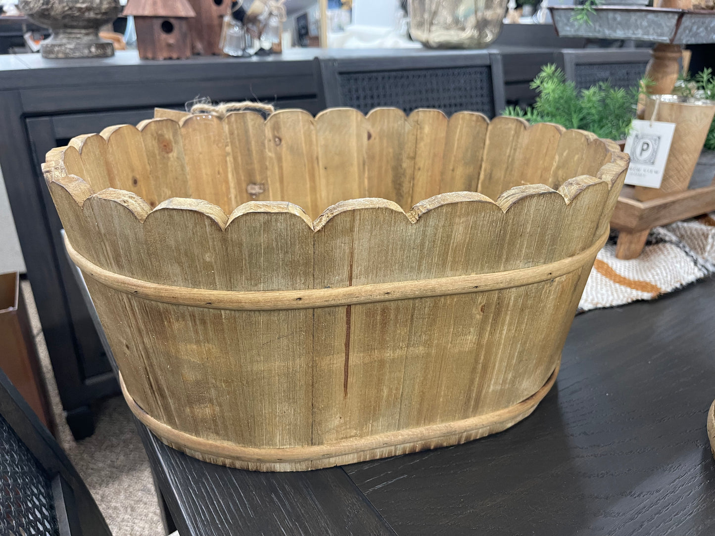 Scalloped LG Wooded Planter