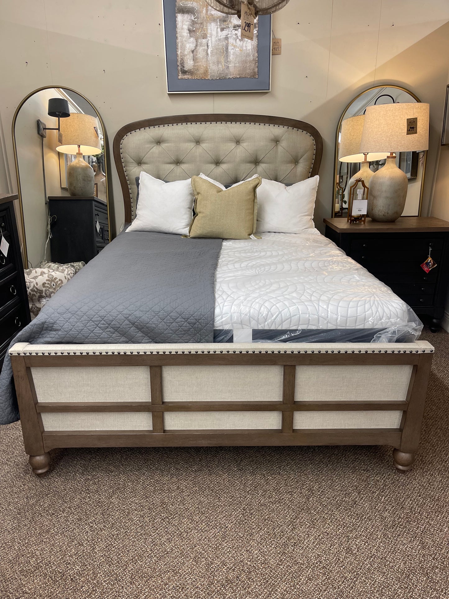 American Farmhouse Uph Queen Bed